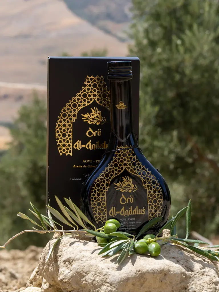 El diseño tradicional y sofisticado de nuestra botella Arabesca para regalo gourmet.
