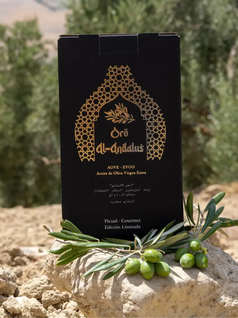 Presentación de lujo para nuestra edición limitada de aceite de oliva virgen extra Picual Gourmet.